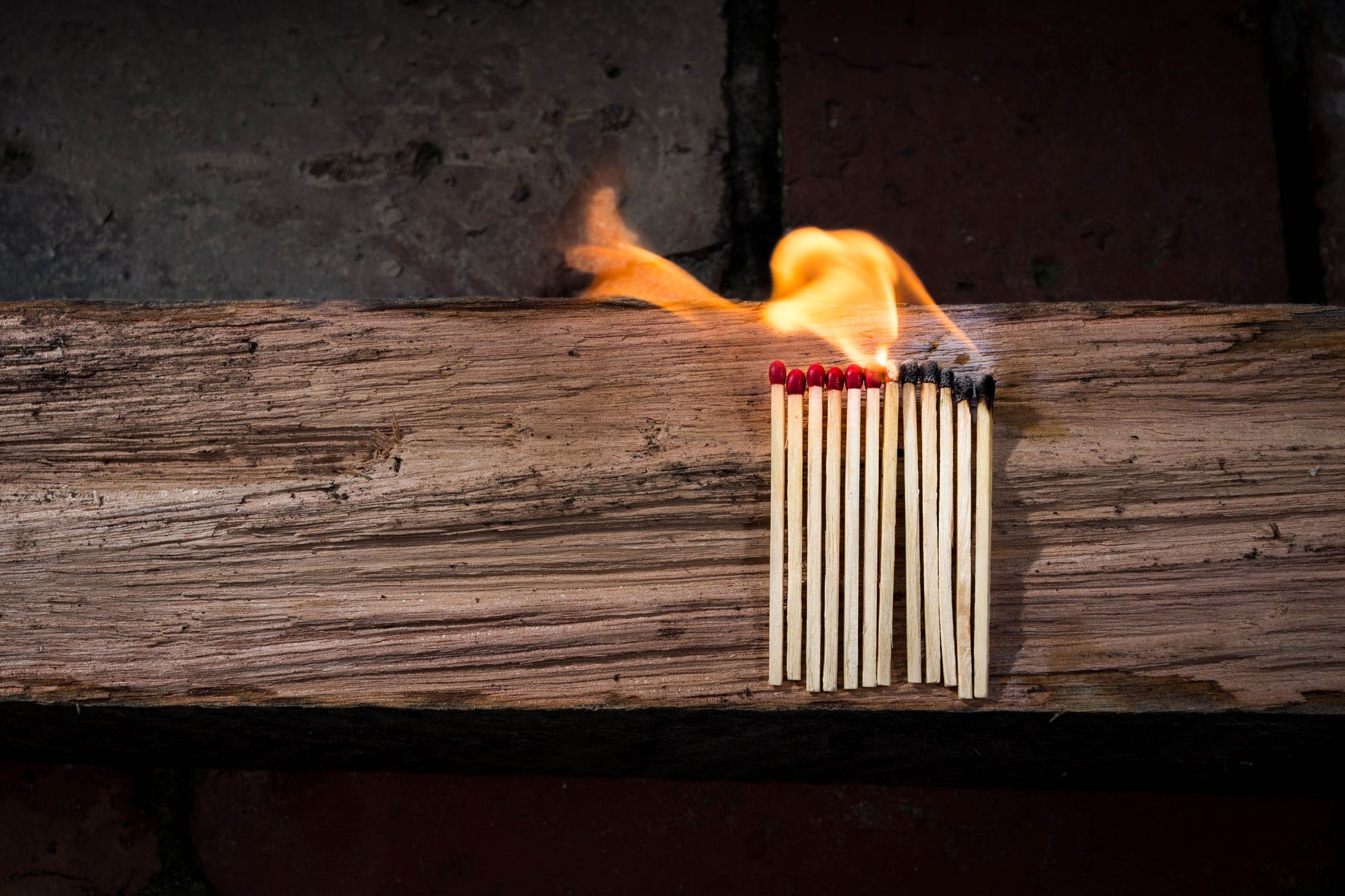 lead dioxide in matches burning